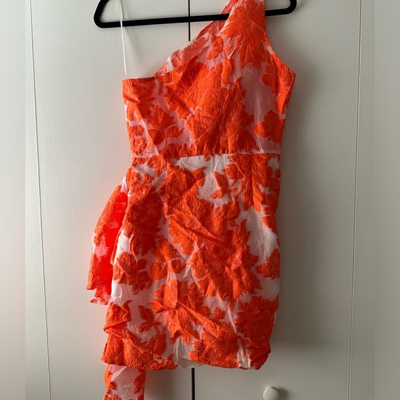 SHOWPO ONE SHOULDER MINI DRESS! - Picture 4 of 5